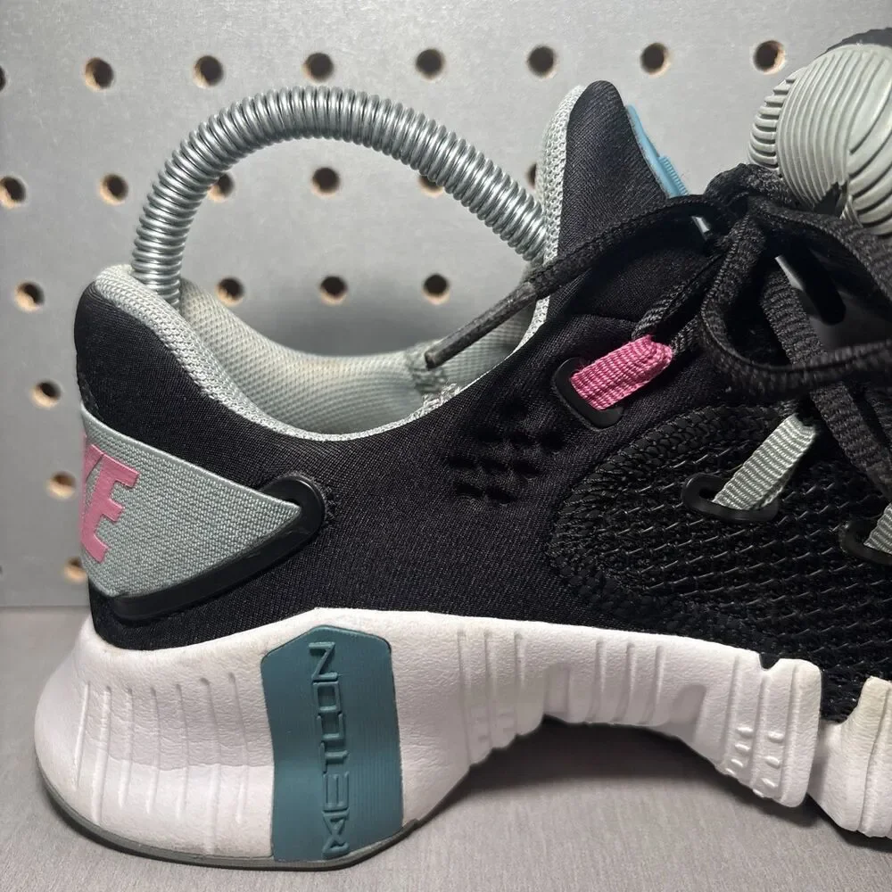 Nike Free Metcon 4 Running Shoes Womens Sz 7 Black Blue Pink Training Sneakers